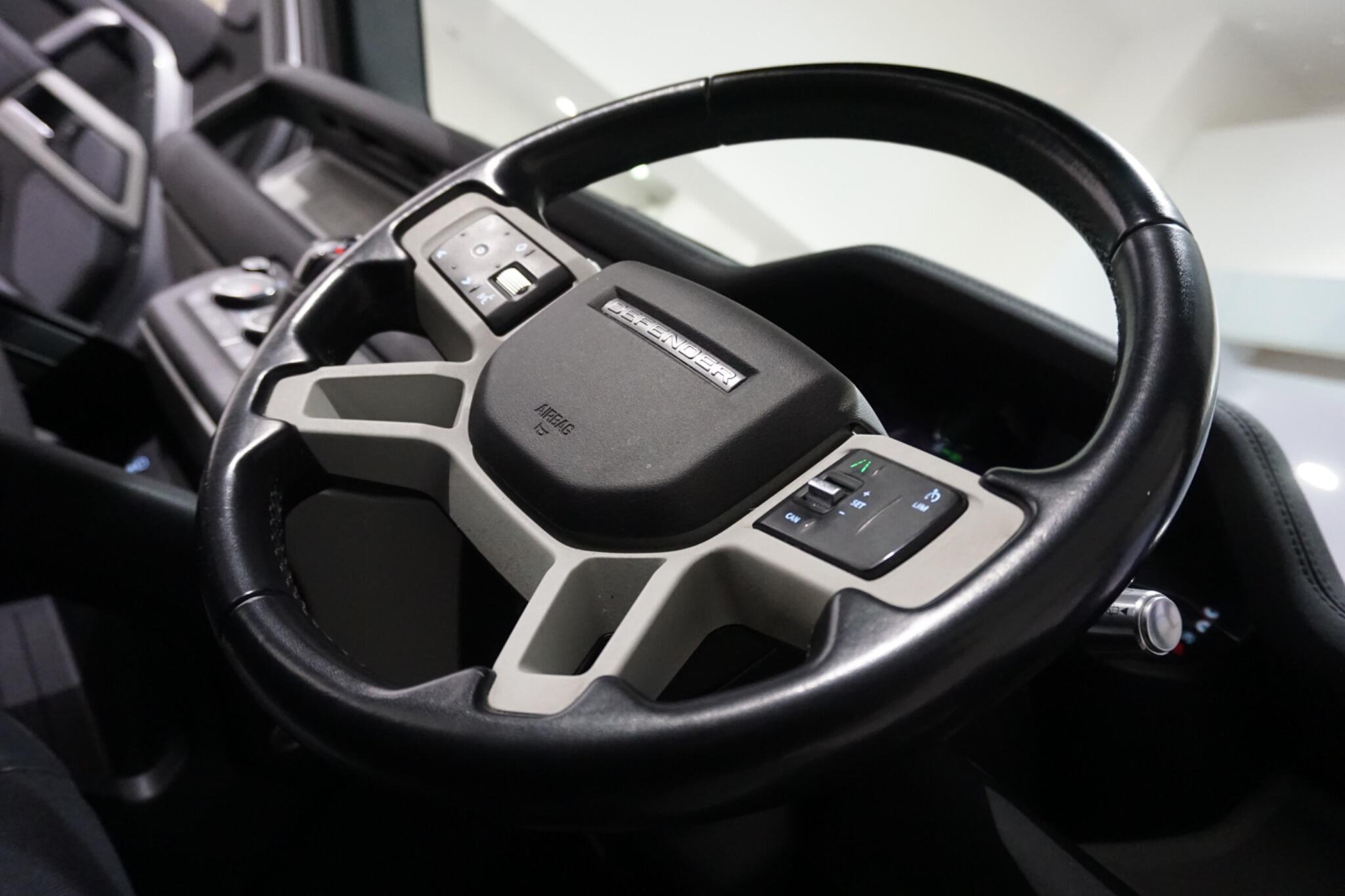 Land Rover Defender 110 3.0 D250 MHEV X-Dynamic SE SUV 5dr Diesel Auto 4WD Euro 6 (s/s) (250 ps)